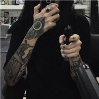 纹身女生头像霸气