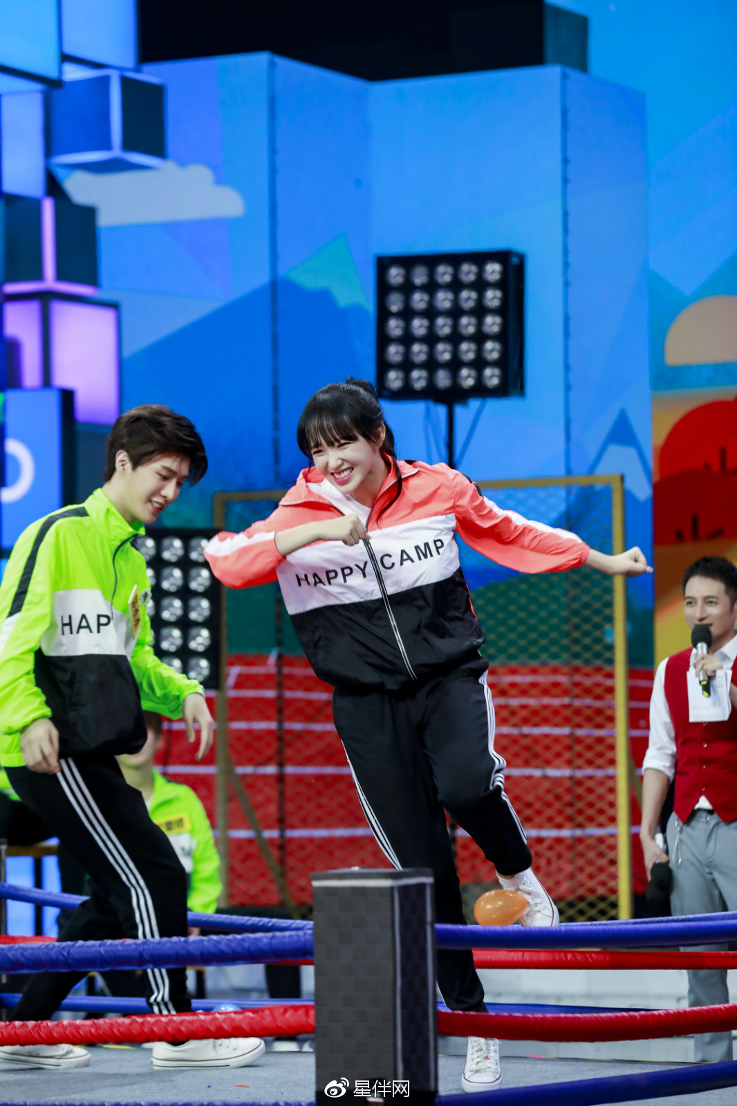 程潇《快乐大本营》大秀艺术体操 花式battle爆笑十足