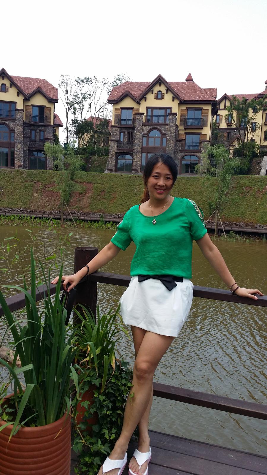 42岁离异女征婚照片(id:67322543)_重庆征婚交友_珍爱网