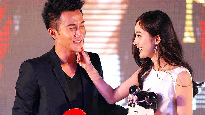 杨幂刘恺威一家三口少见同框!下意识的举动,泄露了二人感情状态