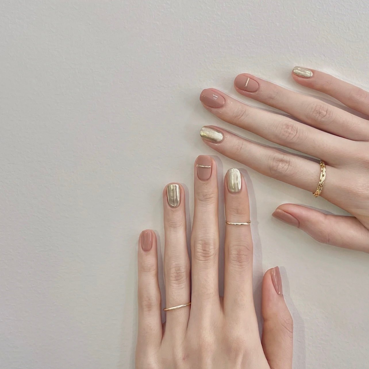 秋冬奶茶裸色磨砂跳色香槟色魔镜粉短款美甲小红书新品手工穿戴甲