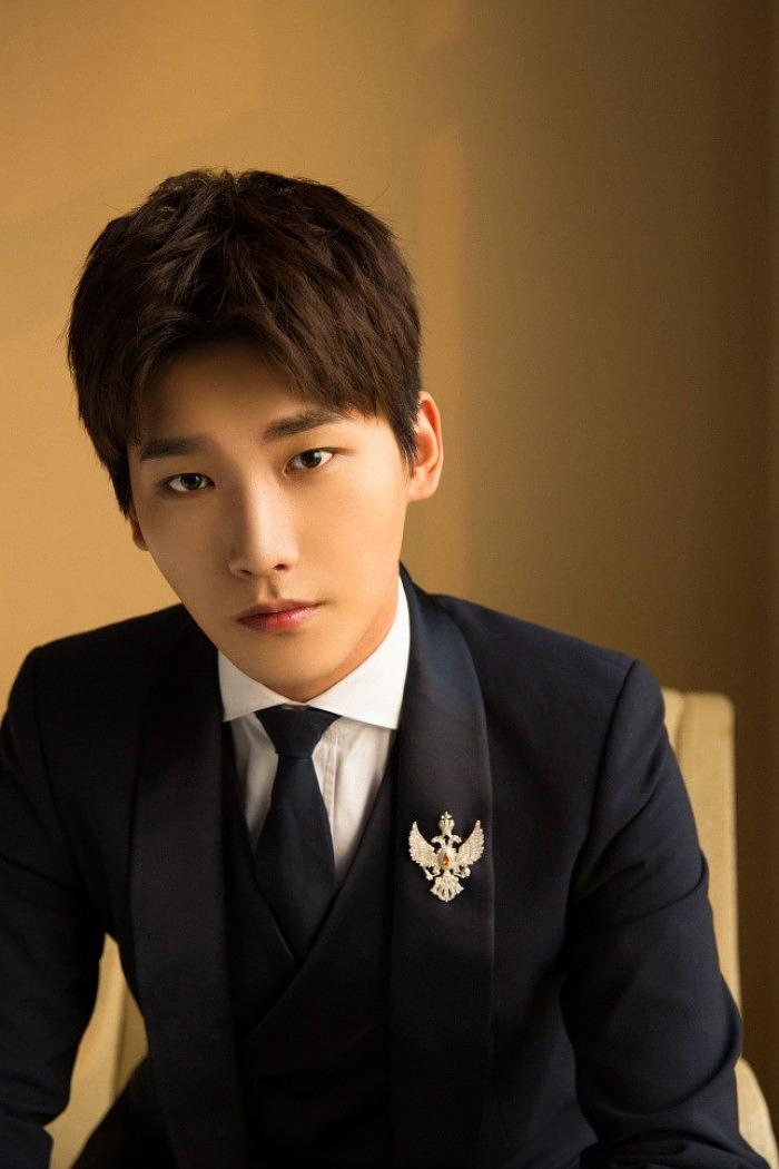 2019中国男歌星排行榜表情鹿晗表情包带字搞怪图片大全搞怪的傻狍子