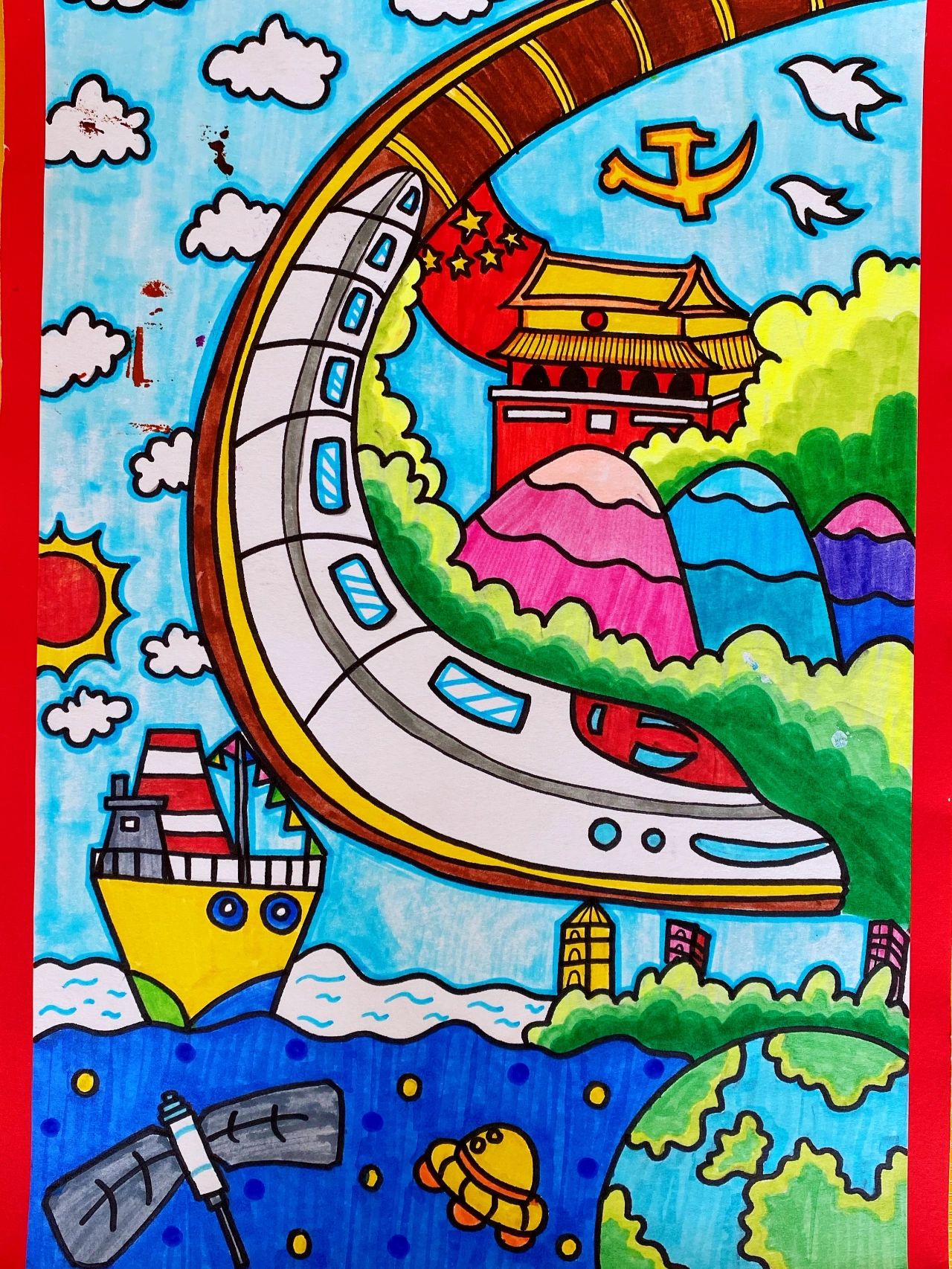 红色主题创意儿童画分享 适合6～9岁小朋友 所需材料:素描纸,彩卡纸