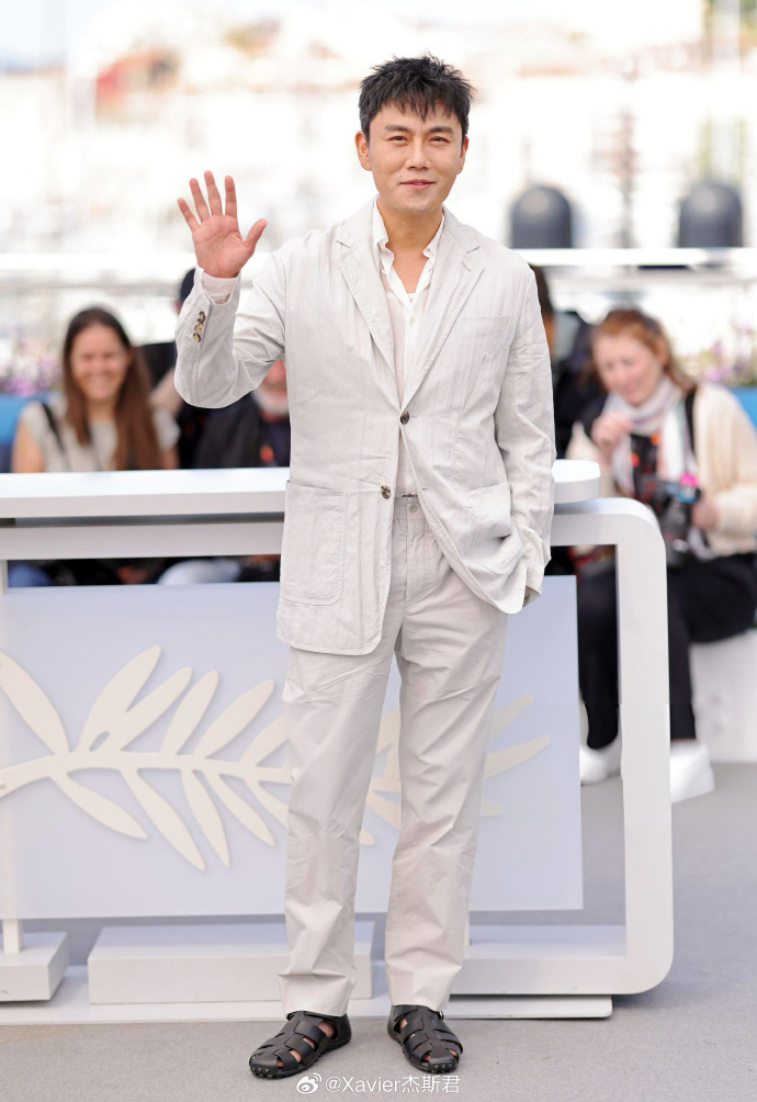 秦昊在#戛纳电影节#亮相娄烨导演新片《未完成的电影》的photocall这