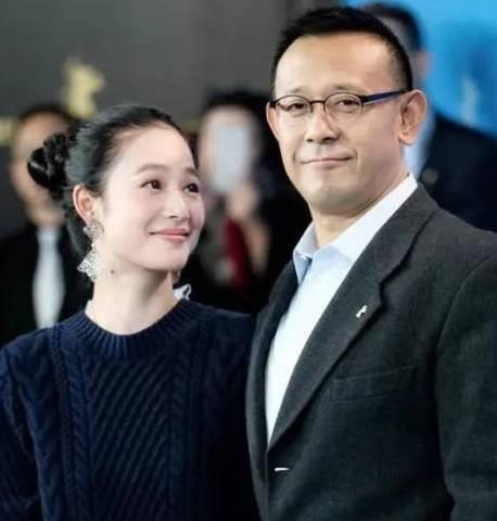 但是姜文最后却和法国美女桑德琳结婚了,而宁静当年不服气,也是直接