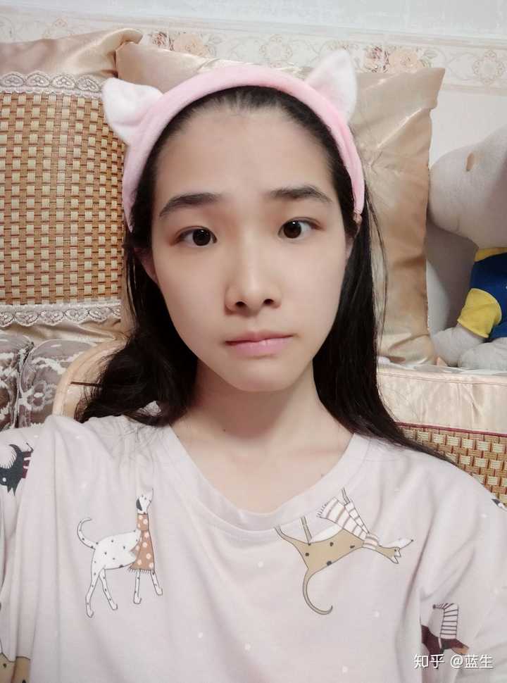 女生们素颜都是什么样的?