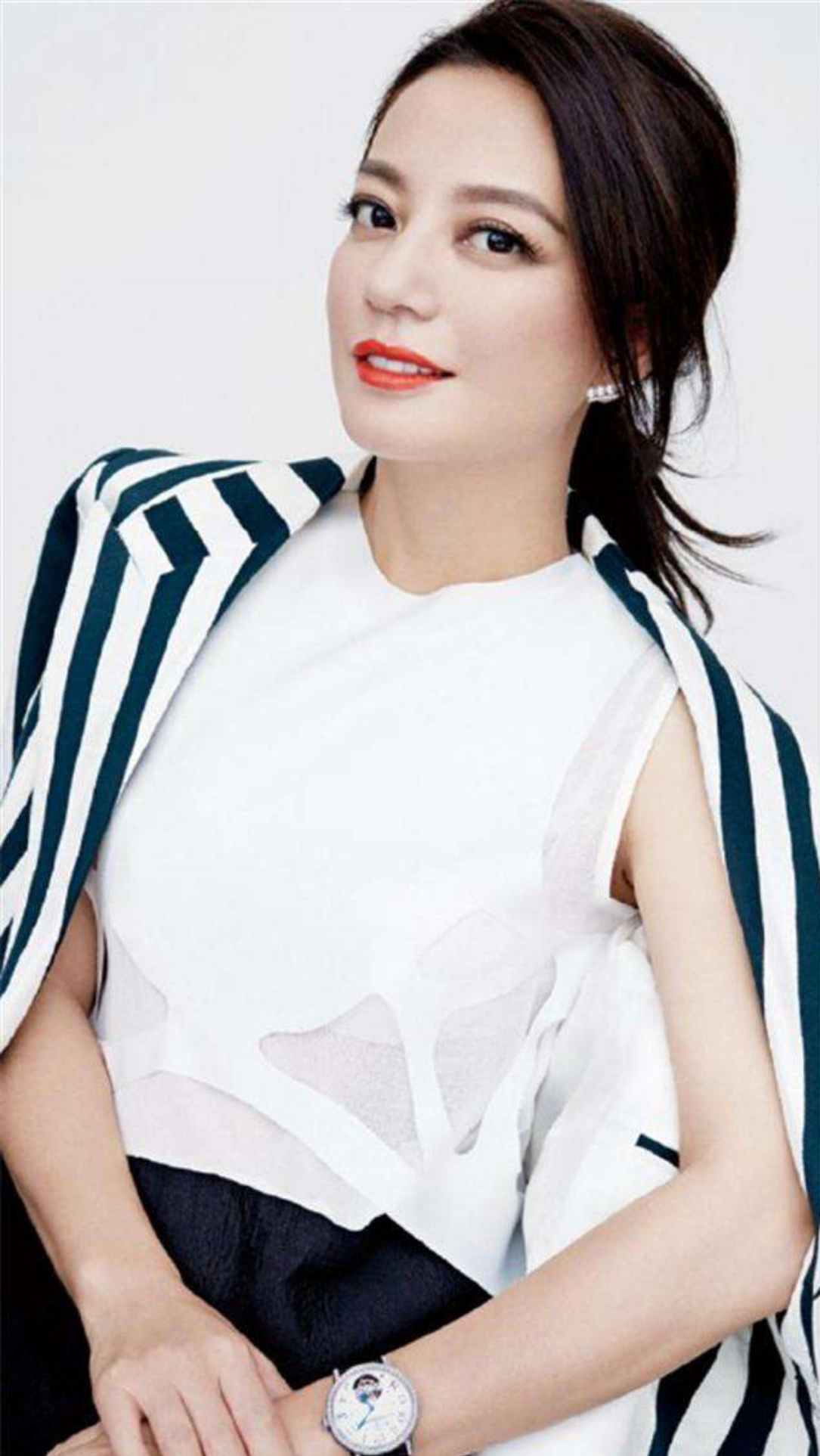 赵薇时尚唯美写真照,气质优雅,靓丽迷人