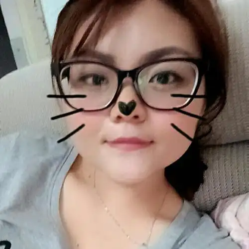 周佳楠笑容像太阳