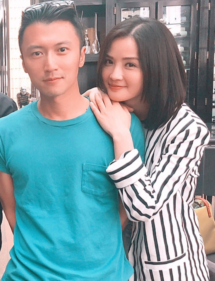 原创阿sa晒与谢霆锋林俊杰合照,三大歌手罕见同框《小酒窝》引回忆杀