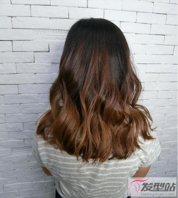 冷萃咖啡发色染发发型沈稳色调好温柔