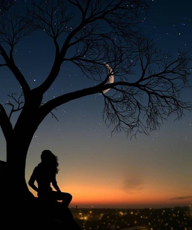 适合凌晨睡不着发的说说,每句都让人有所触动,深夜总是格外伤感