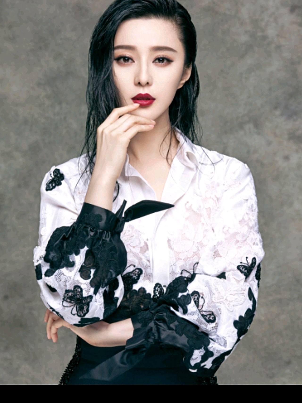 范冰冰晒价值一个亿的脸75首次正面回应整容0571