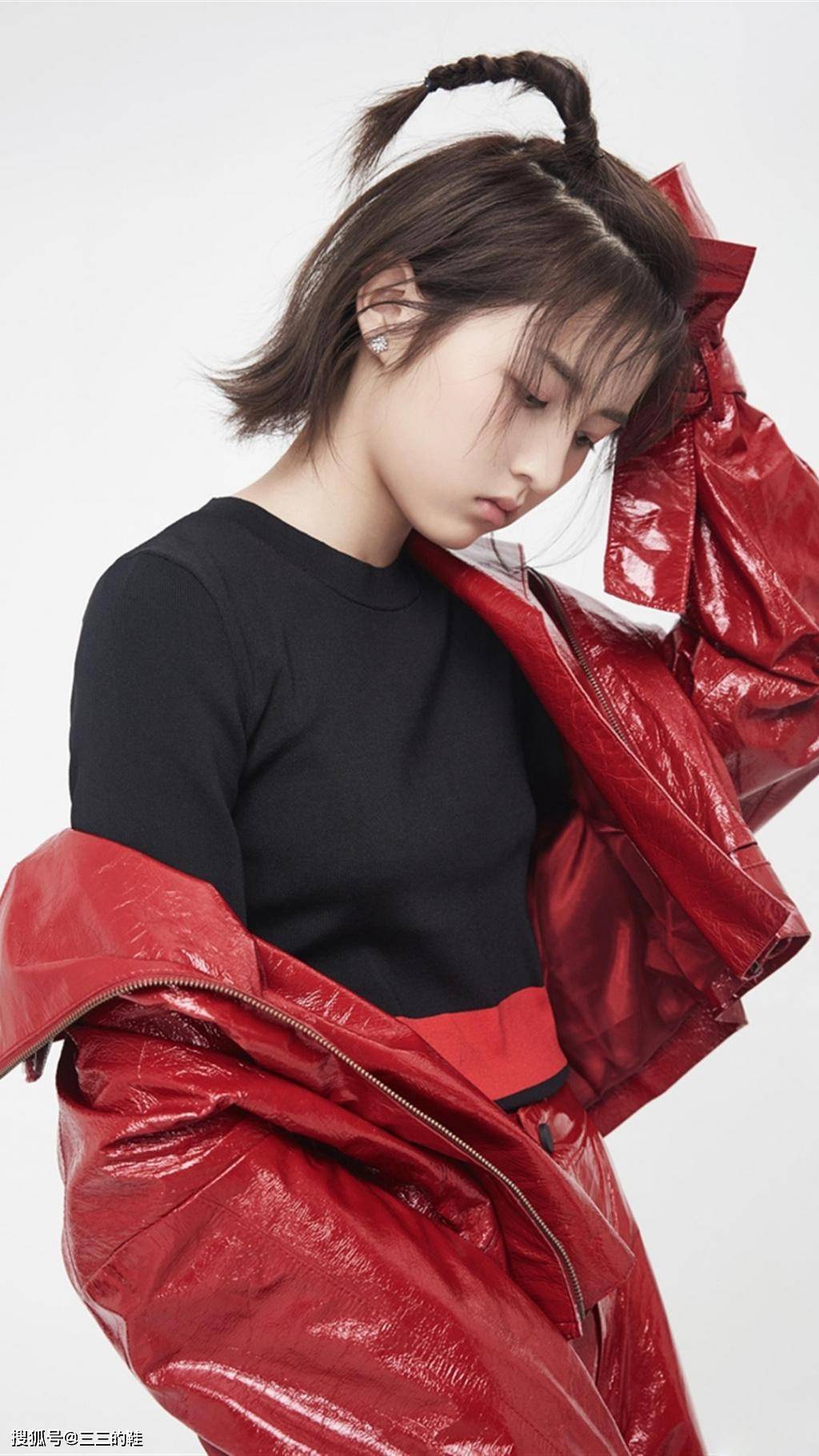 可爱张子枫短发夏日清凉写真the row运动鞋