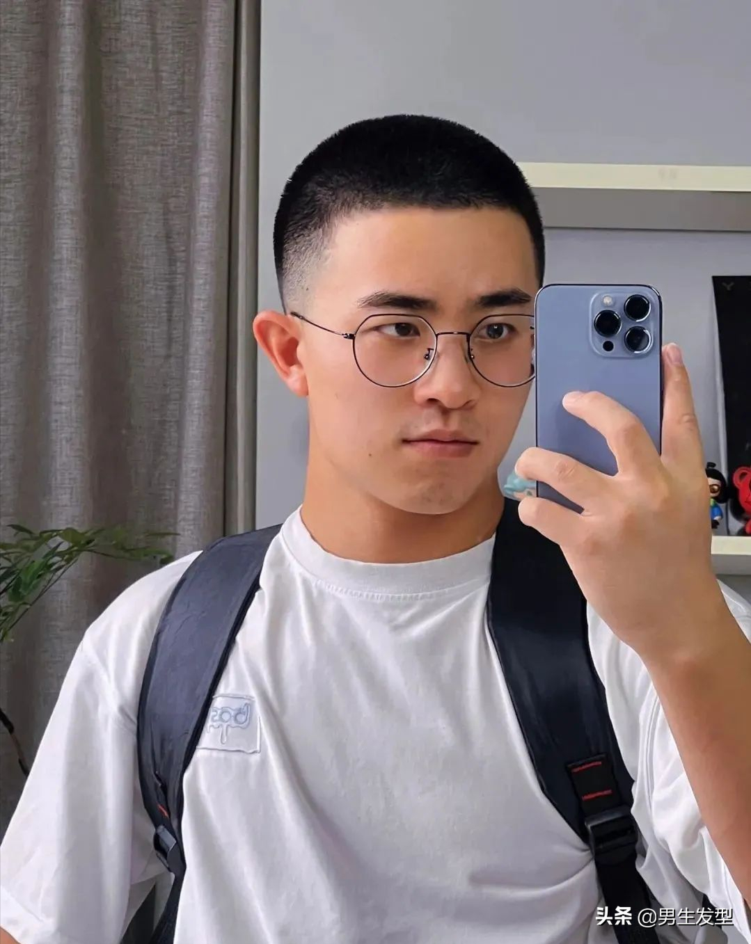 男生夏天最清爽的发型,莫过于这款寸头发型了.