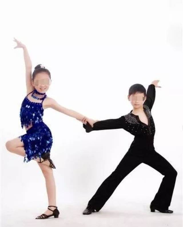 悔小女孩7岁胸部发育吃药都压不下去医生问跳不跳拉丁舞