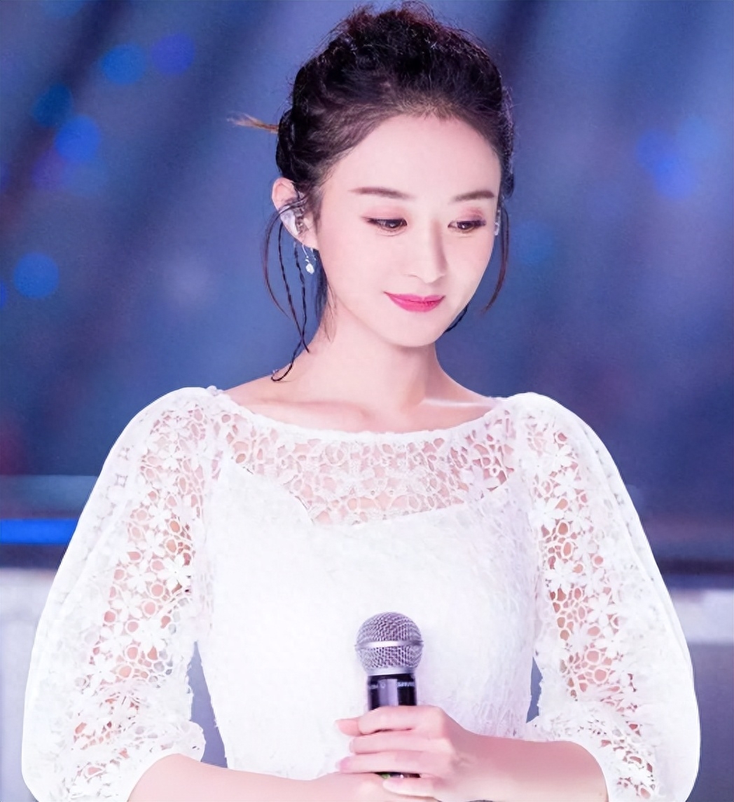 赵丽颖瞒不住了!背后纹身秘密被曝光,她在掩饰怎样心酸往事?