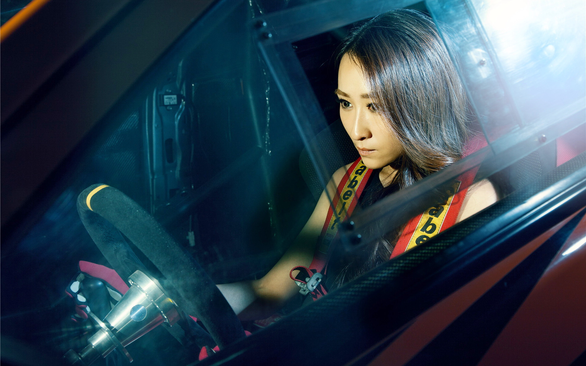 性感火辣美女车模美艳长腿诱惑写真桌面壁纸(二)