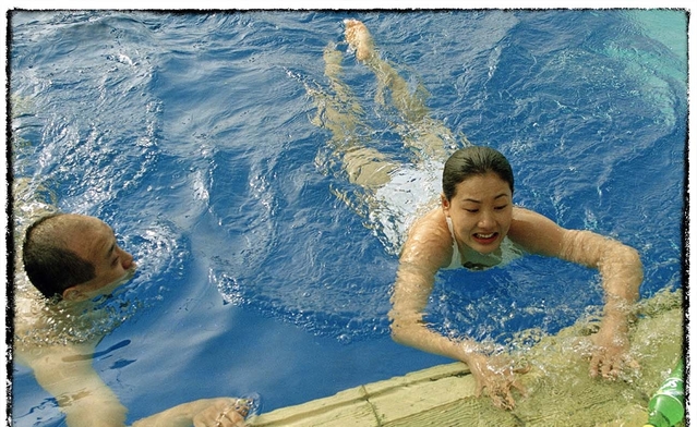 伏明霞拒绝下水?退役"跳水皇后",当年接拍广告人发抖!