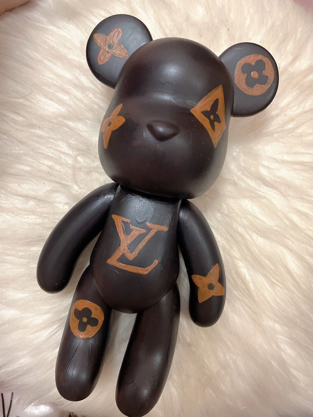 几十块就能拥有的lv联名暴力熊石膏娃娃 lv跟风涂鸦 在小红书看到别人