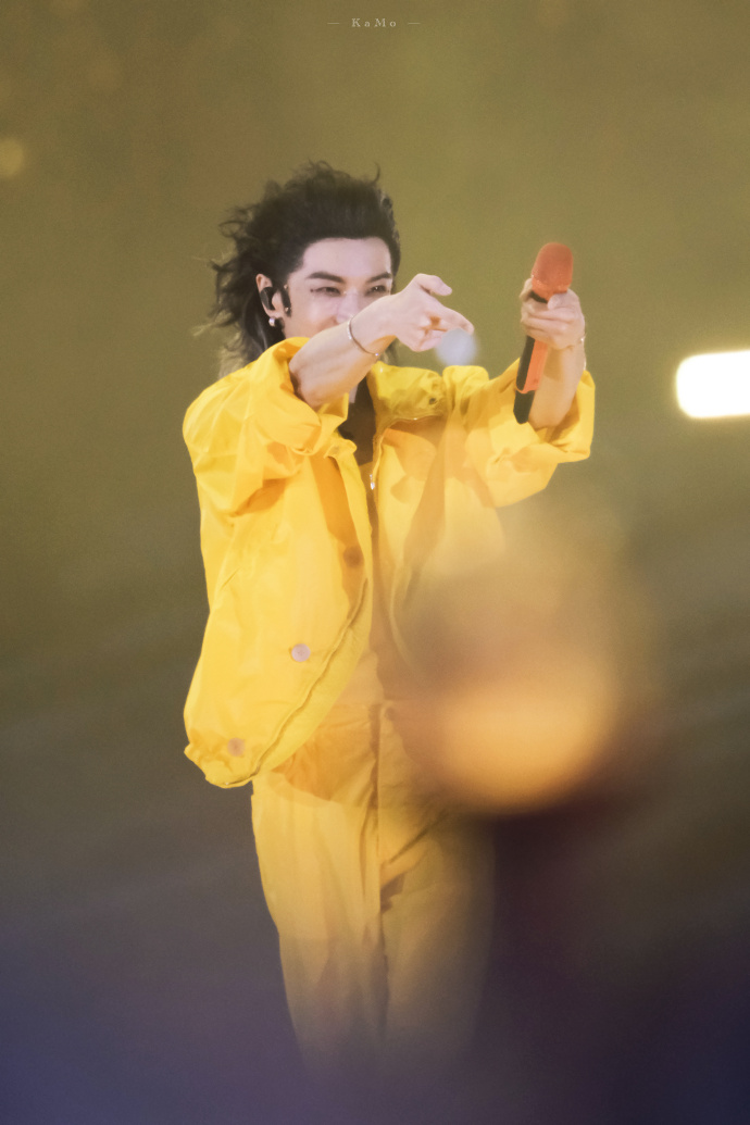 2023华晨宇火星演唱会#「0910北京鸟巢站」ending和我们拜拜比心敌