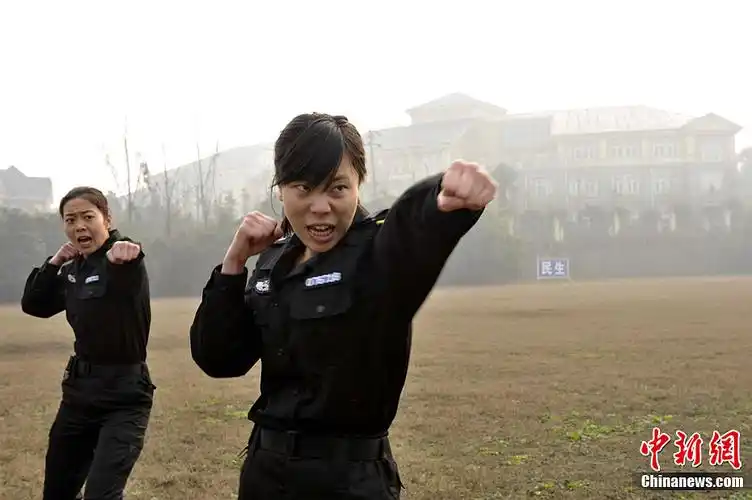 成都女子特警队——没有情人的情人节