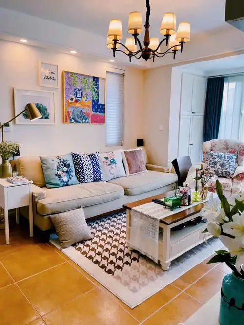 客厅的美式风也越来越浓了其实我也没太管风格只是把自己喜欢的东西