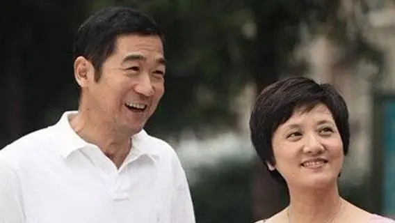 "老戏骨"张国立为娶新欢净身出户,人生美满时却败给了他_事情_儿子