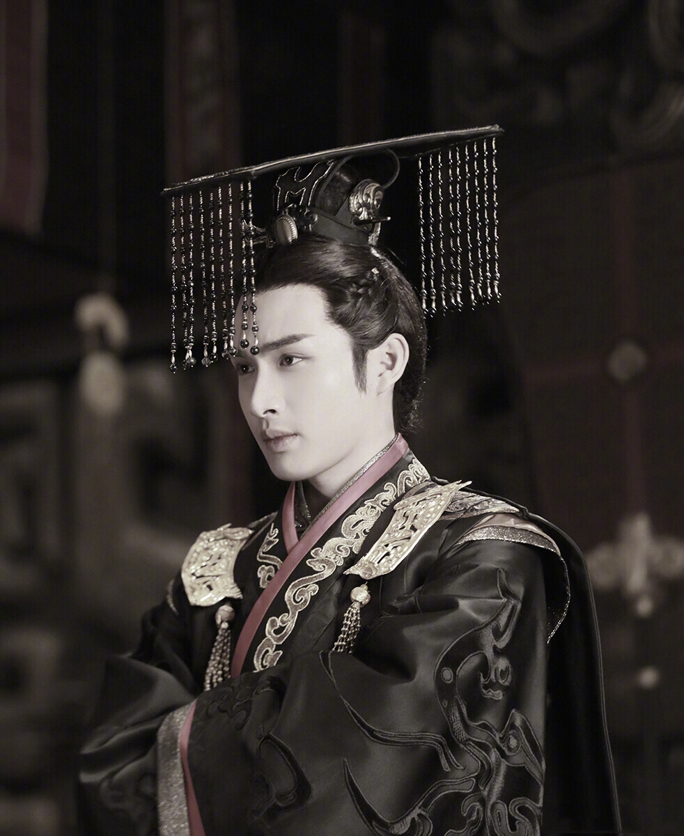 秦始皇嬴政图片 张彬彬版秦始皇嬴政图片_历史_美桌网