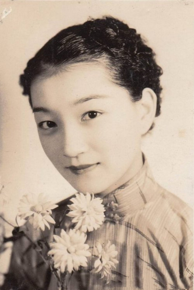 说起来,民国时期由于新旧文化的影响,女性的社会地位也相应得到了提高