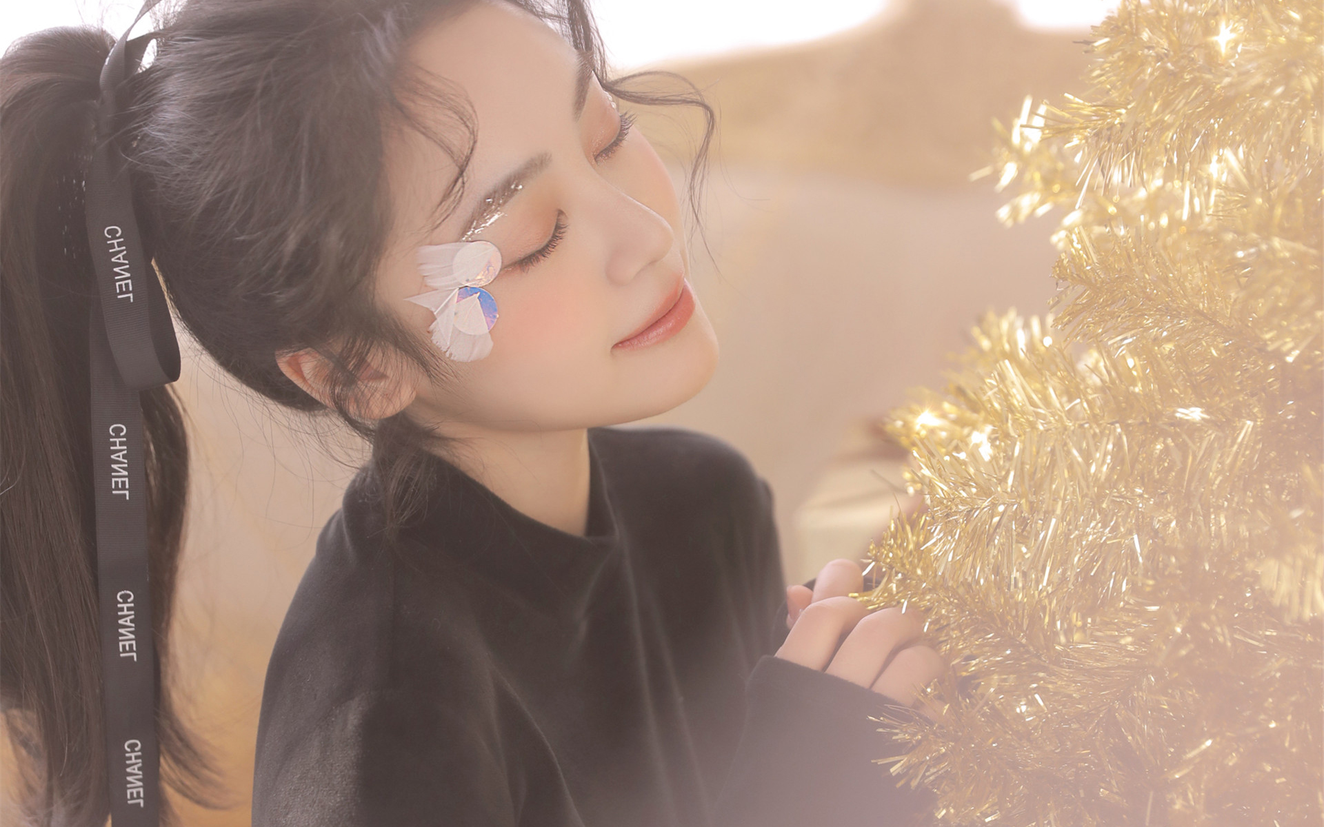 简约清爽美女圣诞写真桌面壁纸高清大图预览1920x1200_美女壁纸下载