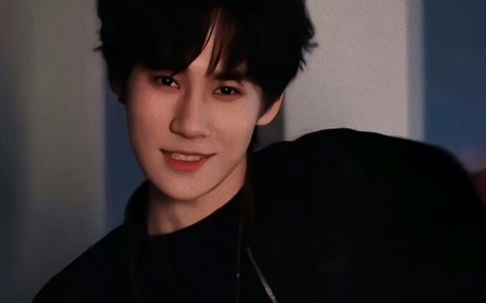 张真源最近真的帅得很超越