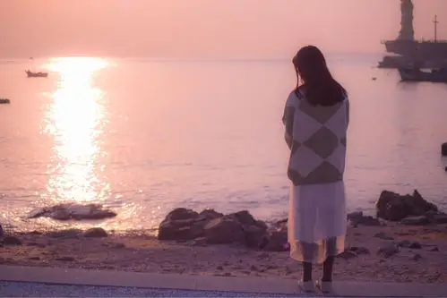 日暮_人像_poco摄影,少女写真,黄昏,海边,寻找地平线
