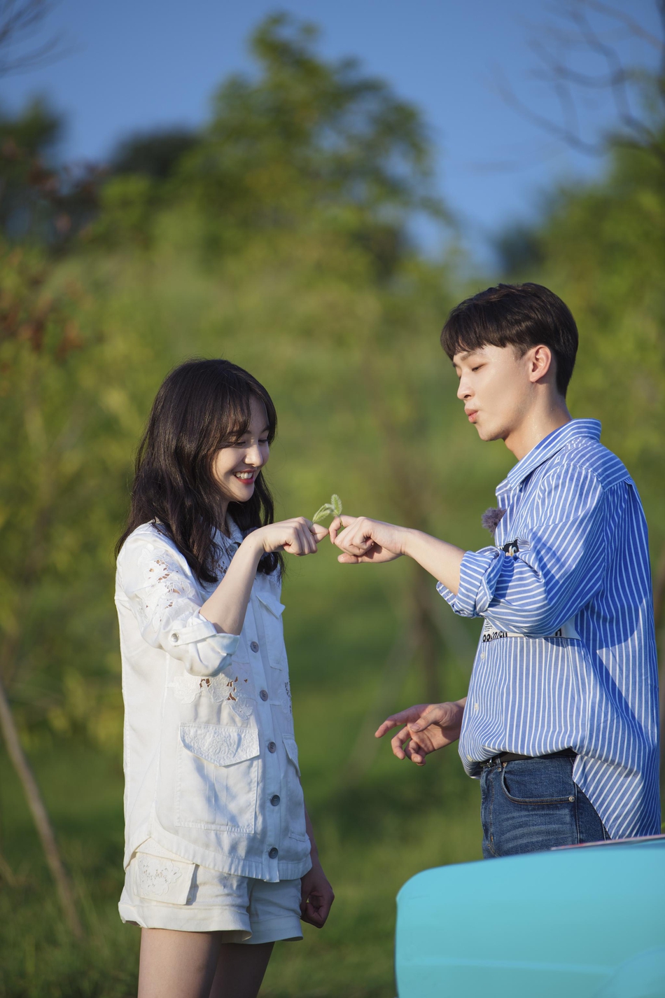 组图:郑爽为张恒准备惊喜偷偷观察其反应 读信坐热气球超甜