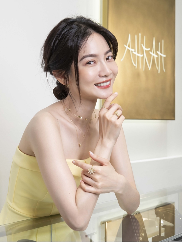 曾之乔公开招桃花秘招原来戴上闪亮珠宝还有这个目的