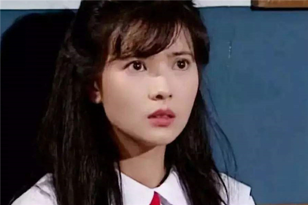 蓝洁瑛曾有过"靓绝五台山"的美誉,年轻时候的她美丽漂亮,在香港娱乐圈