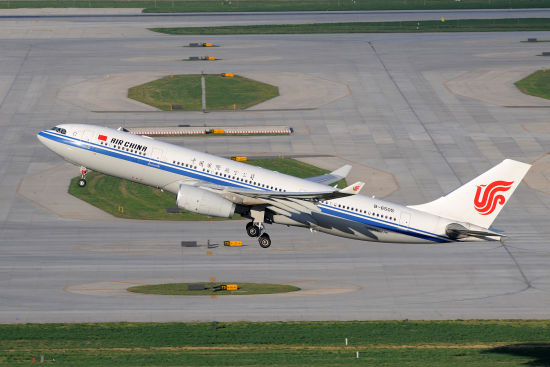 资料图:国航a330客机起飞.(摄影:陈诚 版权所有 不得转载)