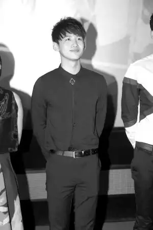 白敬亭取代柯震东演《小时代4》?