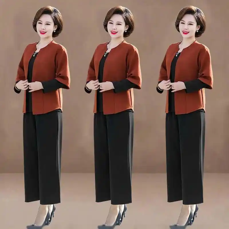 妈妈装秋装套装新款时尚洋气200斤大码女装长袖50岁中老年三 - 抖音