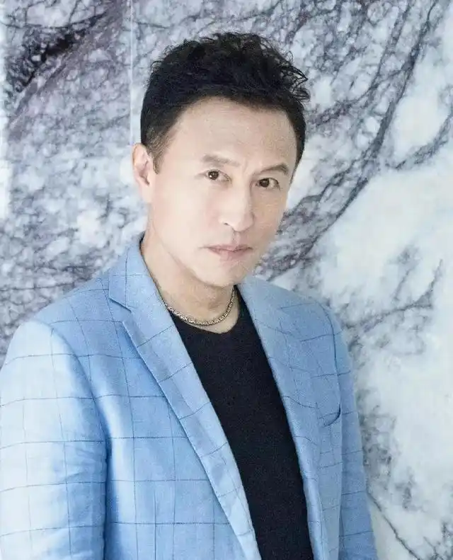 王洛勇:与丁宁一见钟情,婚后独闯美国16年,感恩妻子照顾家庭