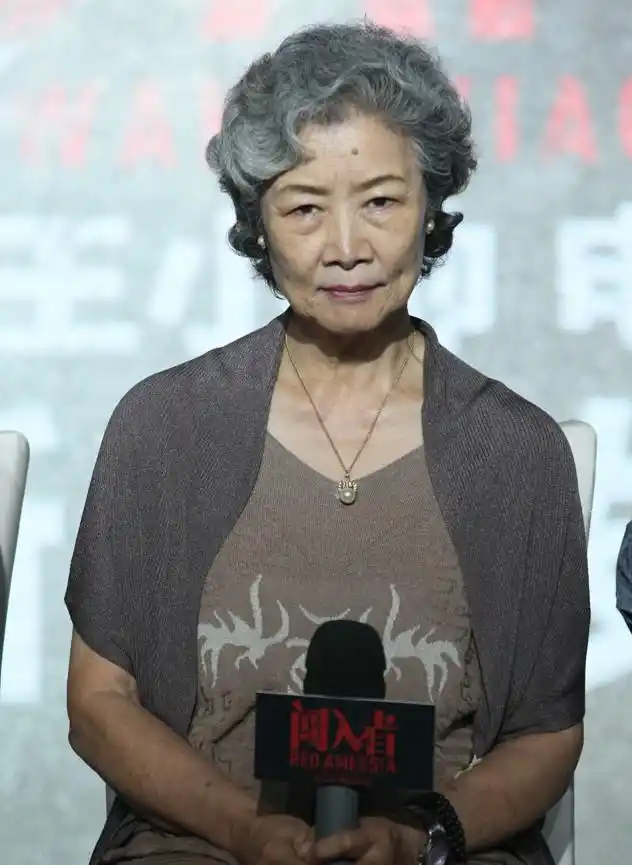 "大器晚成"吕中:47岁成名,儿子是知名导演,儿媳是国际影后