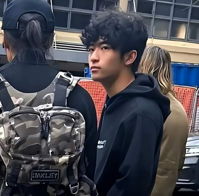 谢振轩|张柏芝|忘年恋_新浪新闻