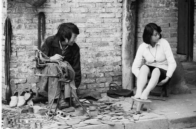 10张老照片农村生活的记录满满的时代感90年代的女性那样美