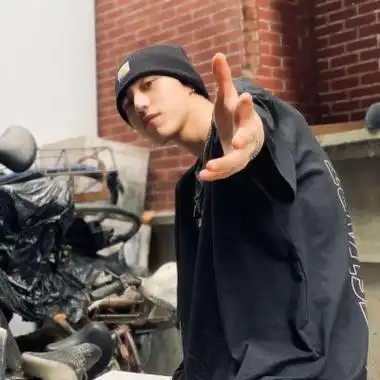 高级感满满的潮男酷男头像真人图片 又潮又酷的精致男生微信头像_男生