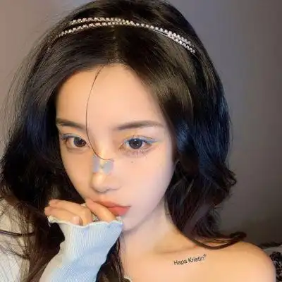 有自信的头像女生霸气冷酷给人一种充满而拽拽的感觉