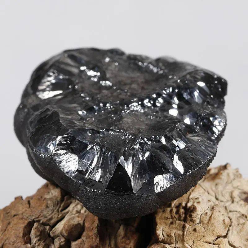 珠宝大课堂 | 宝石界的天外来客——黑钻_黑色钻石