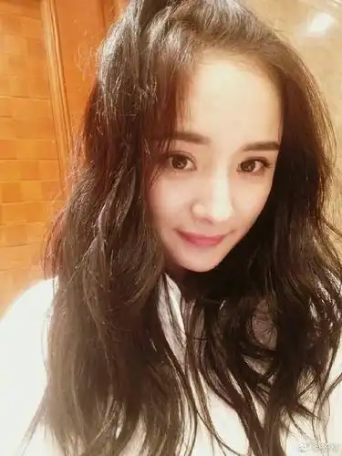 包包达人其它还凑呼,但鼻子是鹰钩鼻子.大家觉得对吧?