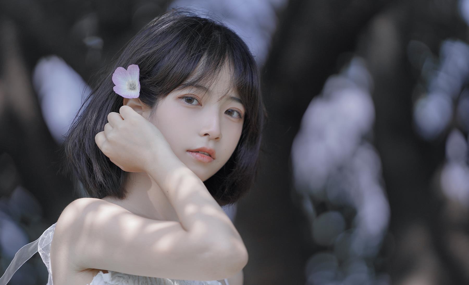 网红小姐姐现在比另一个更加美丽,更加迷人,更加温