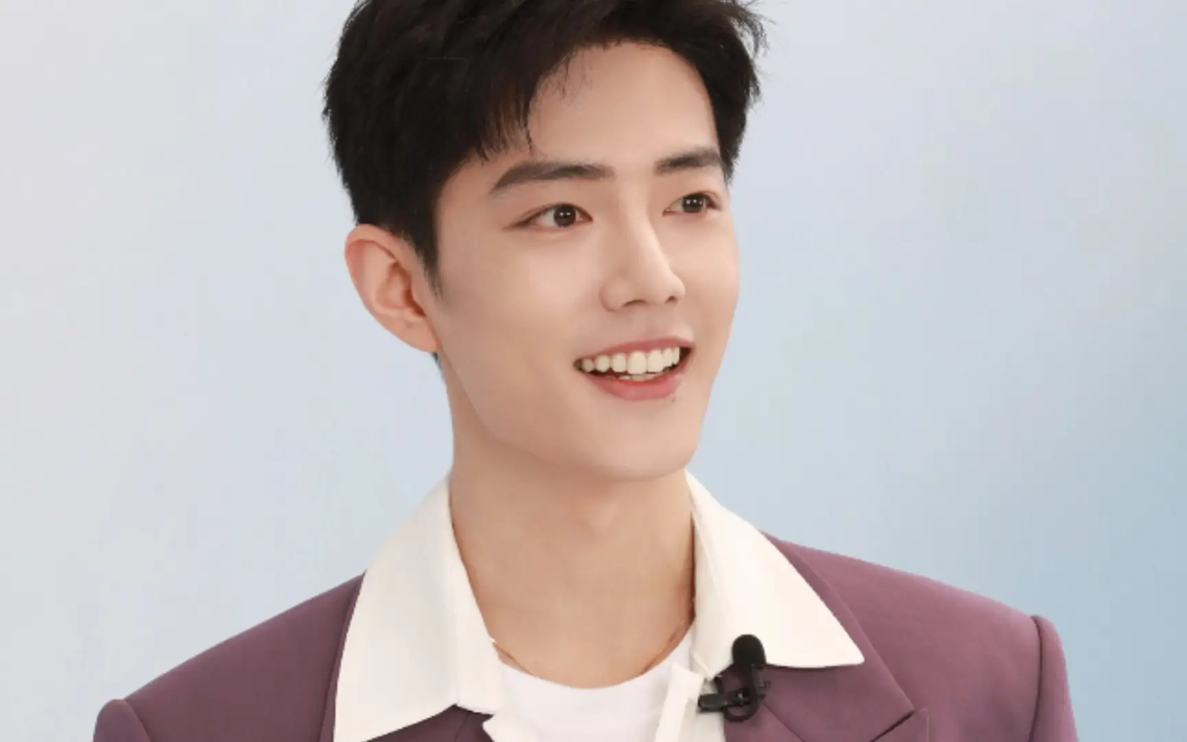 近期,肖战因经纪人的穿搭问题再次成为粉丝们的热议焦点.