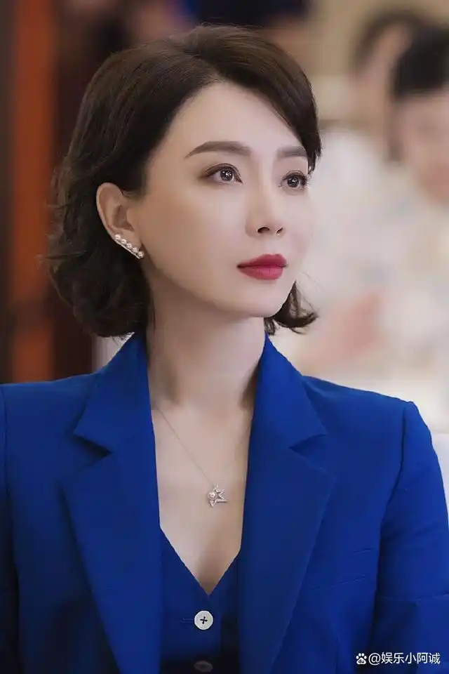 这6位娱乐圈的"半老徐娘",蜂腰翘臀,长腿美背,越老越有韵味