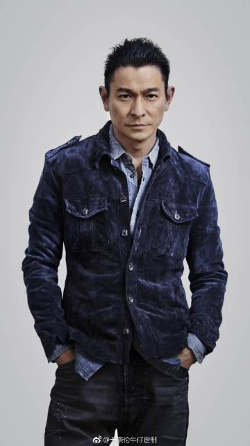 刘德华#牛仔裤# 穿牛仔裤,牛仔外套,这是我的特工爷爷宣传剧照,帅气